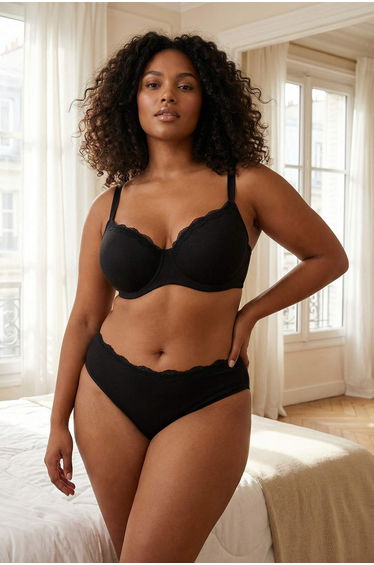 Black Underwire Camisole-Lace Detailed Plus Size Lingerie Set