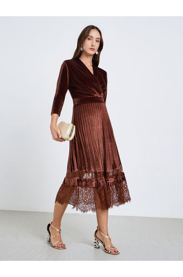 Women Lace Hem Velvet Look Pleated Midi Dress