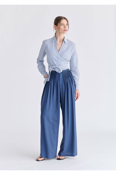 Front Pleats Detail Wide Leg Trousers