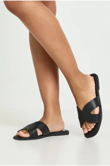 Cut Out Flat Sandals - black