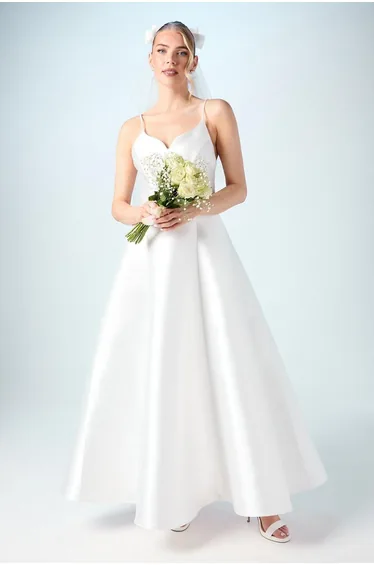Sweetheart Strappy Full Skirted Wedding Dress