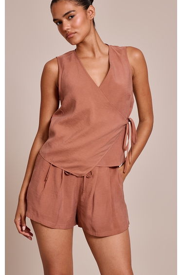 Chestnut Woven Pleated Shorts