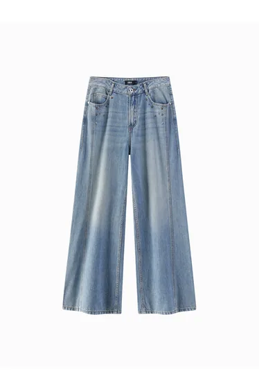Women's Wide Leg Jeans With Printed Charm