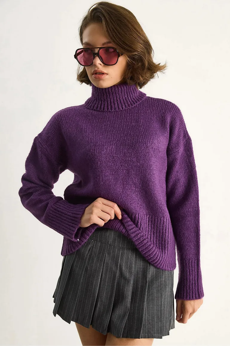 LUCCI Oversized Knit Turtleneck Sweater