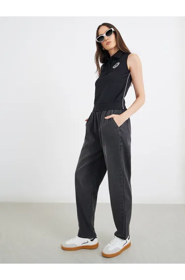 Barrel Fit Ankle Length Washed Jeans