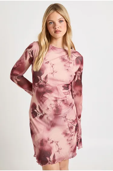 فستان قصير ميش بأكمام بحافة واسعة بطبعة أزهار - زهري