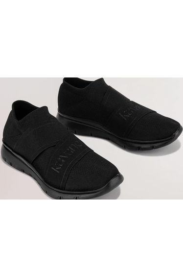 Crossover Dance Knit Sneakers - CORE BLACK