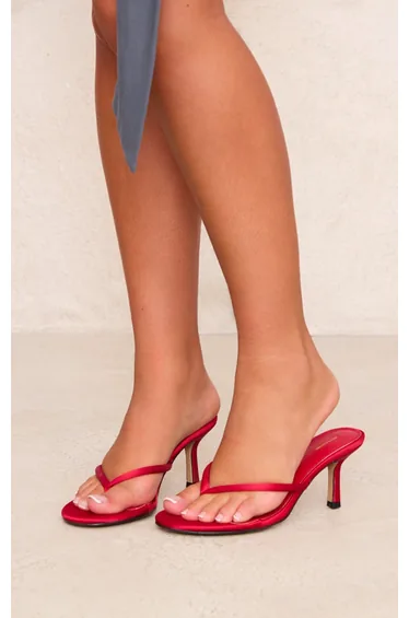 Red Satin Toe Thong Round Toe Mid Heeled Mules