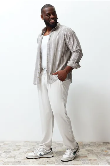 قميص رجالي لون أخضر بياقة بأزرار - للمقاسات الكبيرة