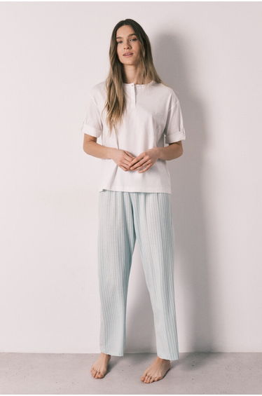 Short-sleeved cotton pajamas with green striped pants