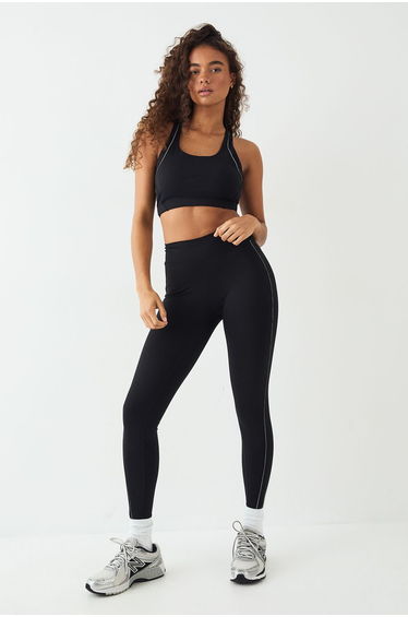 DSGN Studio Reflective Binding Sculpt Sports Bra - black