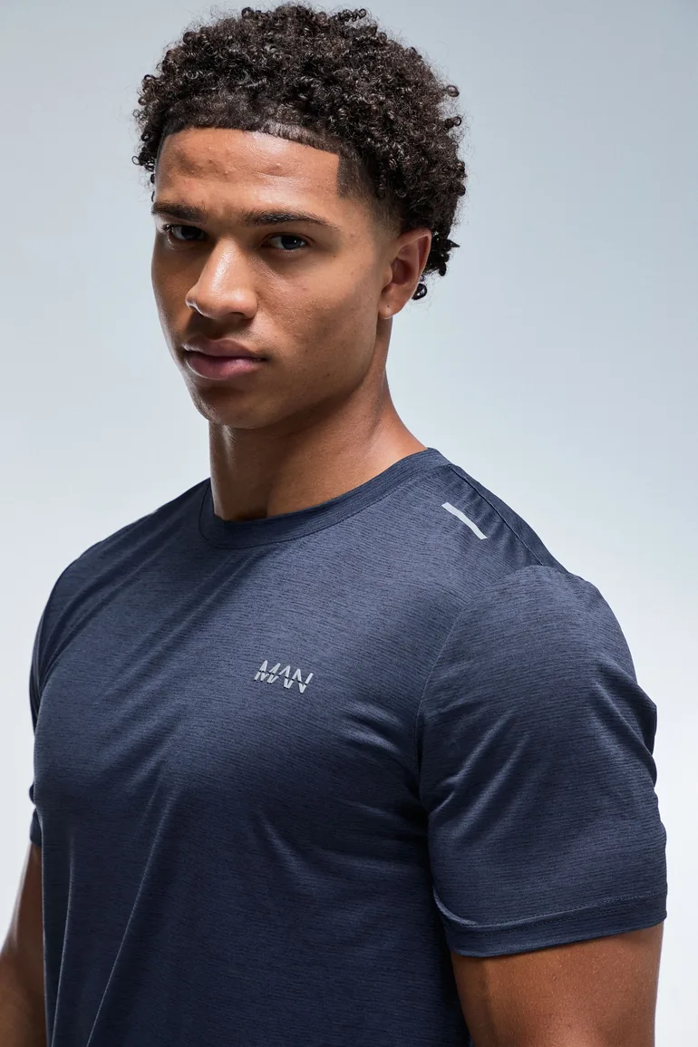 Man Active Engineered Regular Fit T-shirt - navy - 2