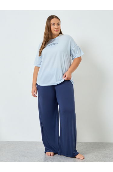 Plus Size Slogan Print T-Shirt and Pyjama Set