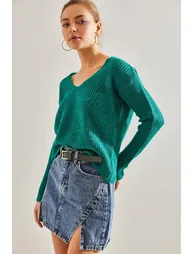Women's V-Neck Knitwear Sweater - 1