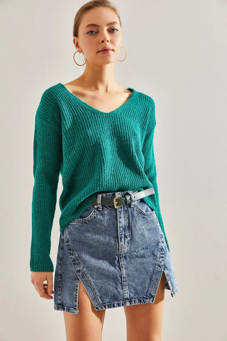 Women's V-Neck Knitwear Sweater - 6