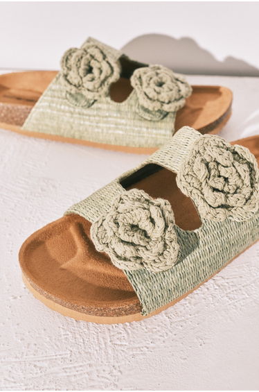 Bio raffia flower crochet sandals in green