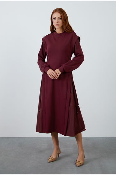 Midi-Length Burgundy Sweatshirt Dress with High Neck and Long Sleeves