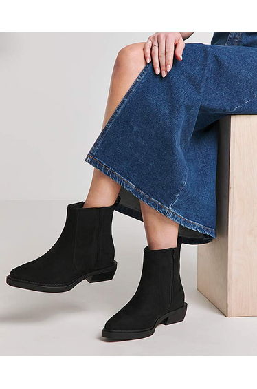 Secret Stretch Seam Western Boots Wide