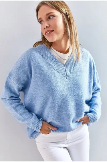 سويتر محبوك بياقة V