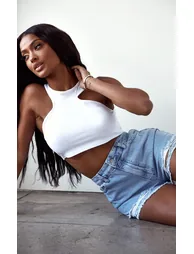 PRETTYLITTLETHING Shape Bleach Wash Distressed Hem Denim Shorts