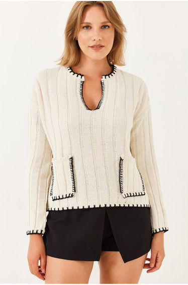 Women's V-Neck Shepherd Stitched Embroidered Detailed Pocket Knitwear Sweater