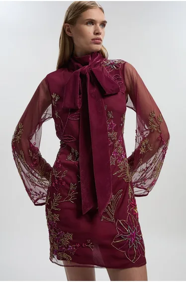 فستان قطن قصير شفاف مزين بزخرفة أزهار