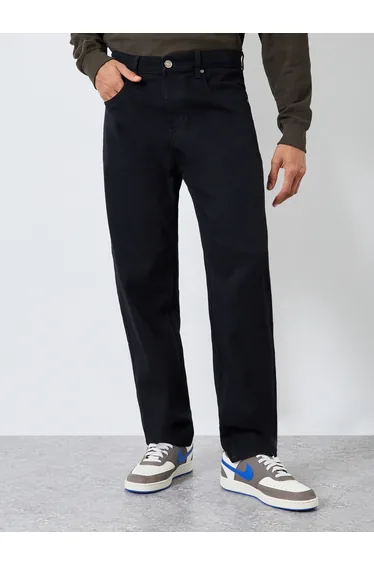 Men Black Solid Regular Fit Jeans