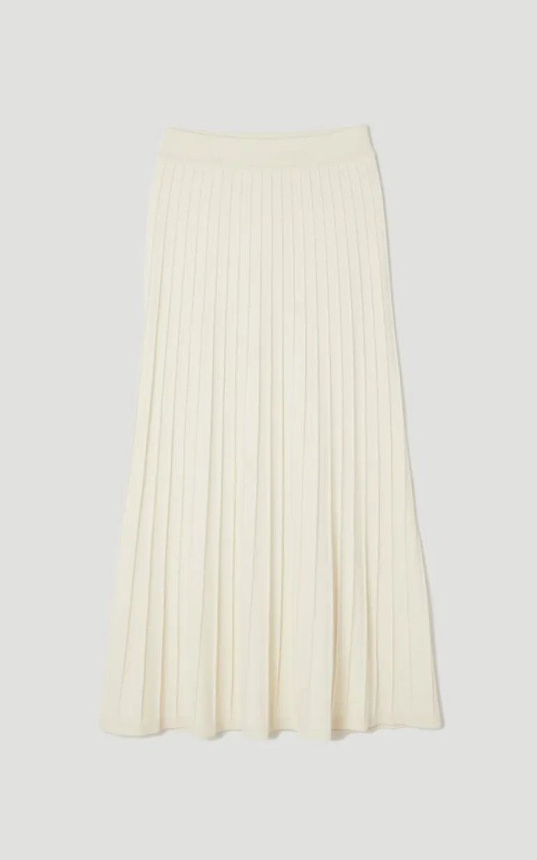 High Waisted Textured Knit Full Maxi Skirt - 3