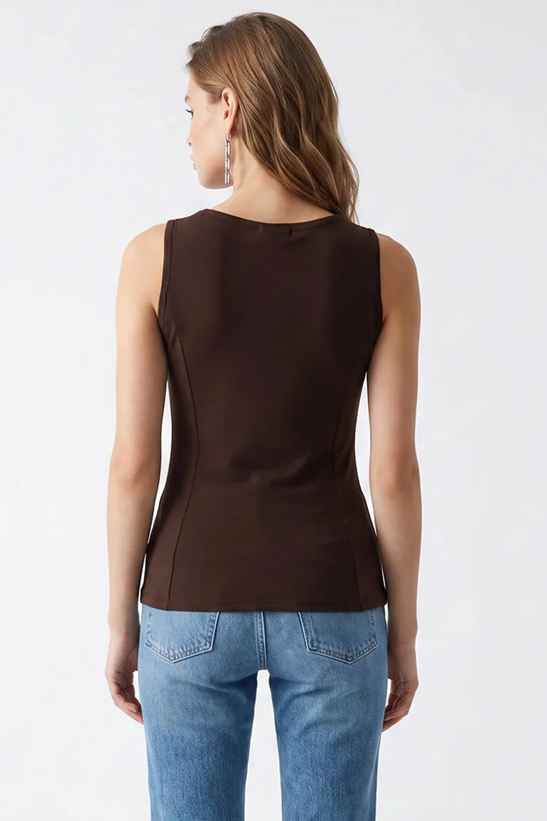 MIXRAY Sleeveless Fitted Crew Neck Blouse - 4