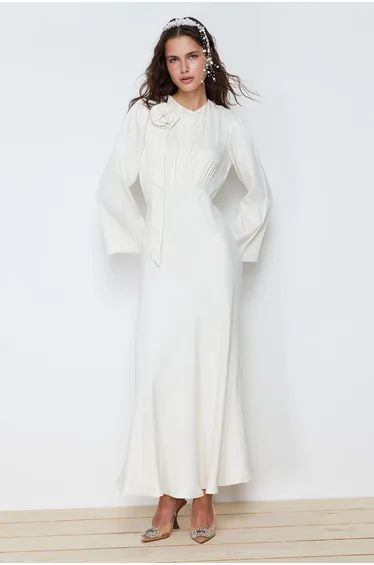Cream Rose Detailed Wedding / Special Occasion Woven Satin Evening Dress