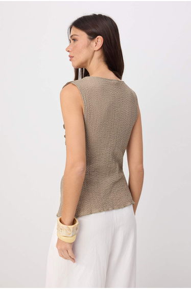 Stone Fitted/Body-Fitting Notched Collar Sleeveless Textured Knitted Blouse product thumbnail 4