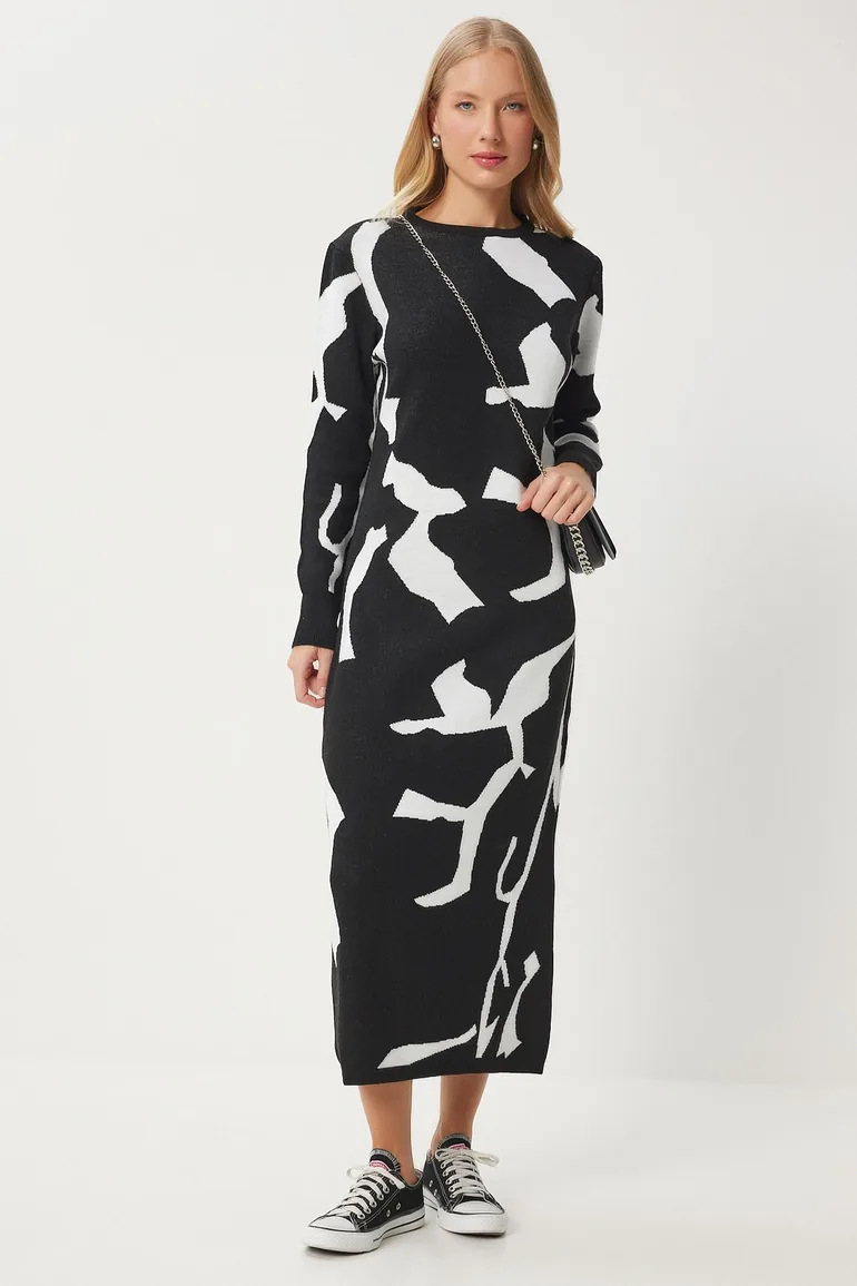 Women's Black and White Patterned Long Knit Dress - 4