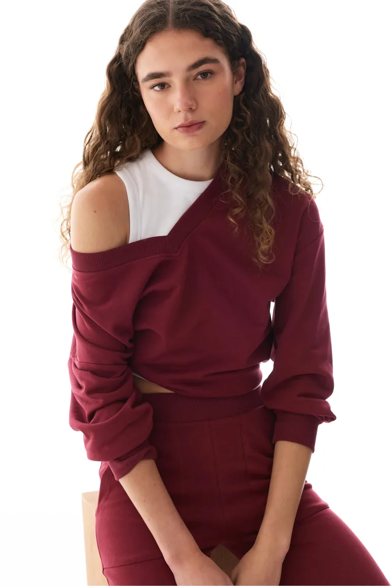 PENTI Wide V-Neck Sweatshirt