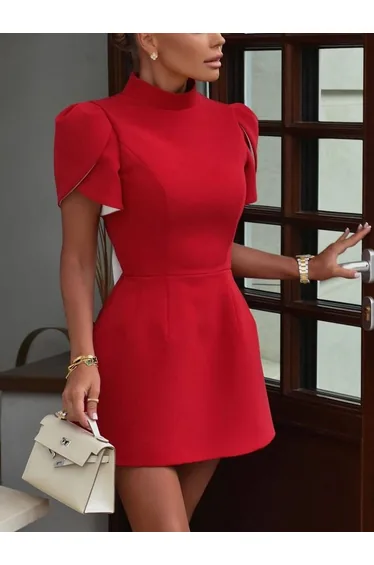 فستان قصير بظهر مكشوف بفيونكة بأكمام قصيرة بفتحة