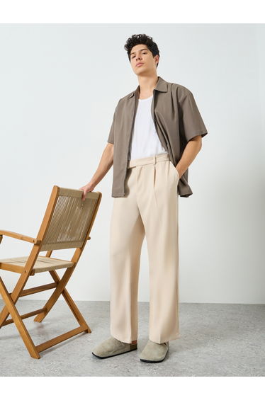 Men Beige Slant Pocket Pleated Straight Leg Pants