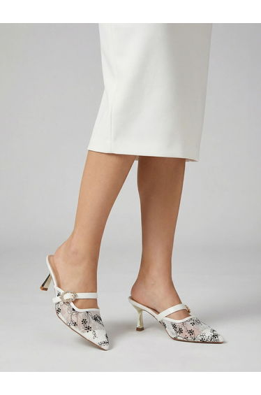 Embroidered Pointed Toe Shoes