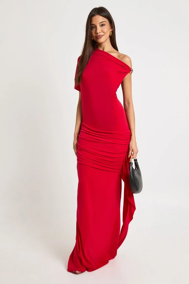 Asymmetric Trim Detail Maxi Dress - red Boohoo Red : Evening Dresses : VogaCloset Oman Asymmetric Trim Detail Maxi Dress - red Boohoo Red : Evening Dresses : VogaCloset Oman