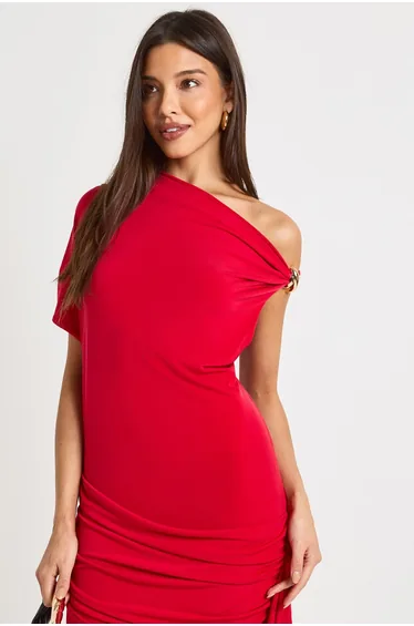 فستان بوهو أحمر طول الأرض بقصة مستقيمة