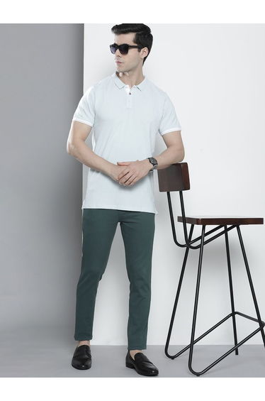 Men Slim Fit Solid Chinos