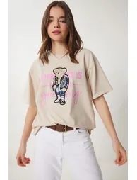 تيشيرت نسائي قطن بتصميم واسع بتطريز دبدبوب لون كريمي - 1