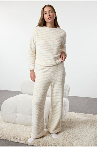 Ecru Heart Wellsoft Knitted Pajama Set