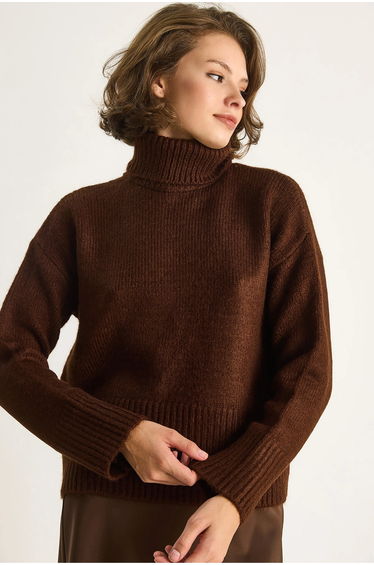 LUCCI Oversized Knit Turtleneck Sweater