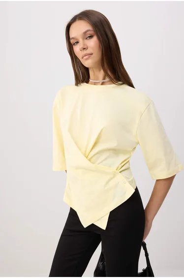 Yellow Regular/Regular Fit Low Sleeve Three Quarter Buckle 100% Cotton Knitted T-Shirt