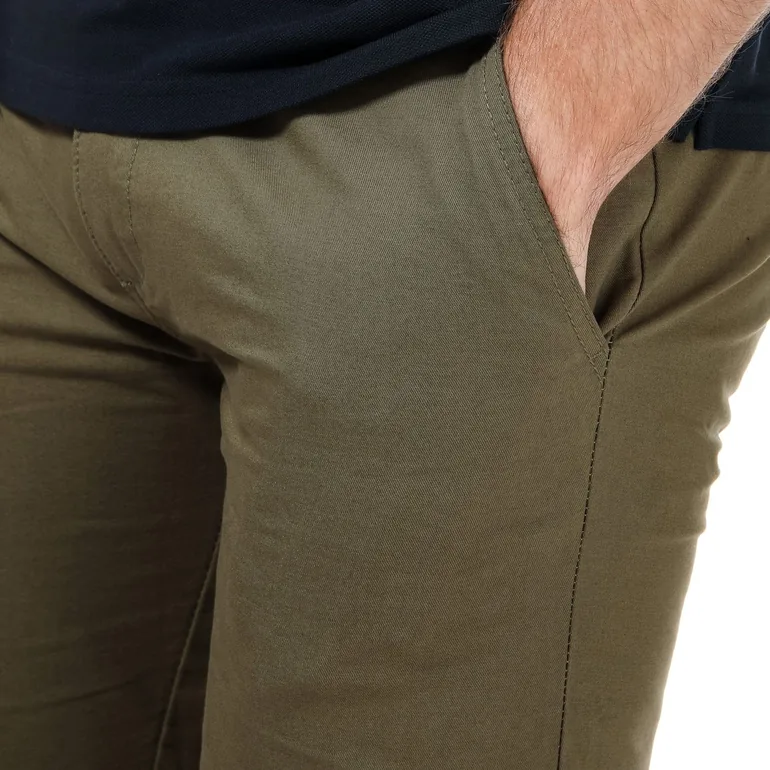 Men's Weekend Offender Dillenger Cotton Twill Chino Shorts in Green - 4