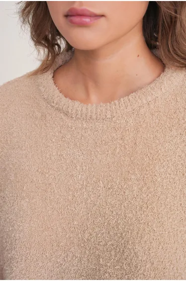 سويتر محبوك قصير