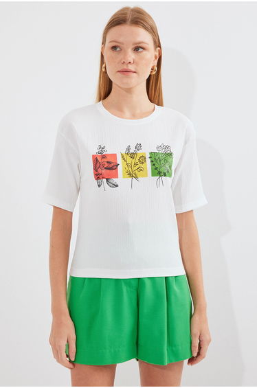 Printed Knitted Basic T-Shirt