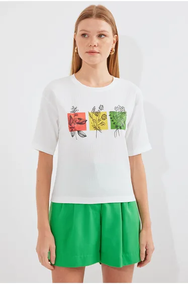 Printed Knitted Basic T-Shirt