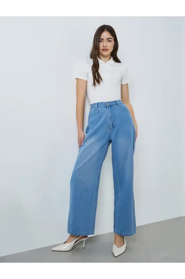 Women Barrel Fit Jeans with Pockets