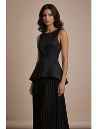 Designer sleeveless dress with fitted waist and pleated skirt - 1