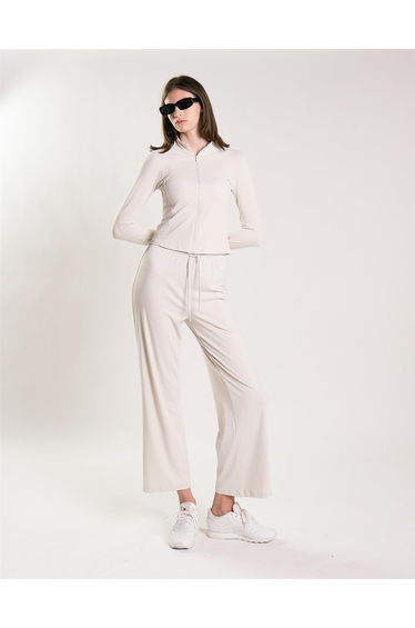 Agon Women's Cream Zip Up Jacket